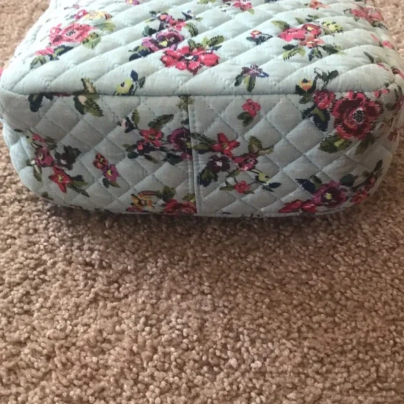 Vera Bradley Water Bouquet pattern crossbody shoulder bag - Picture 4 of 11